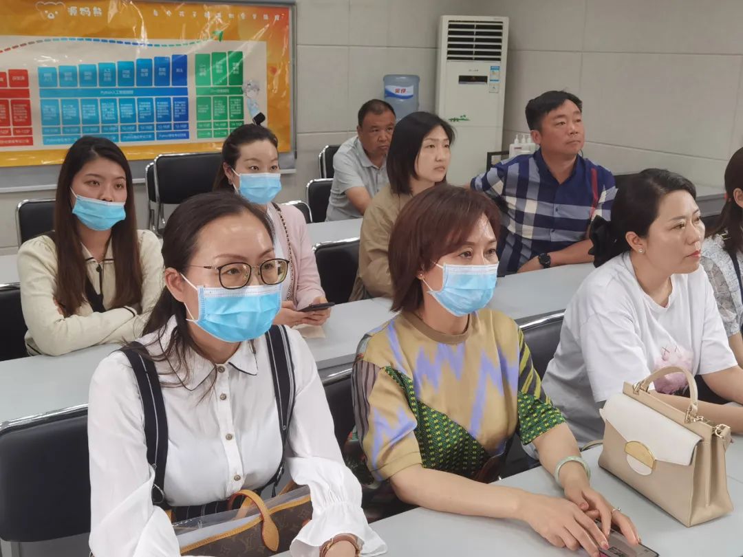 刚刚!新乡市小升初民办初中电脑派位名单出炉,你家孩子在哪上学?_教育资讯_第3张_郑州计算机中专学校-河南有计算机专业的中专学校有哪些 刚刚!新乡市小升初民办初中电脑派位名单出炉,你家孩子在哪上学?_http://www.jidianku.com_教育资讯_第3张