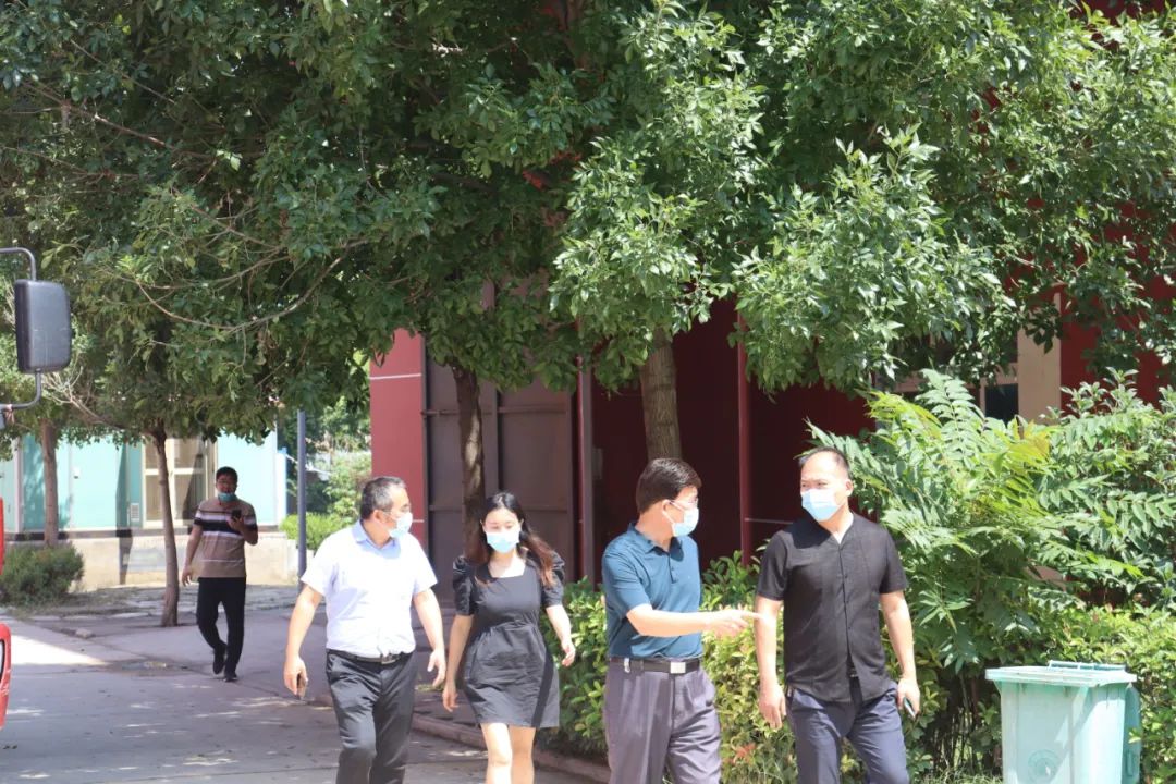 热烈欢迎市教育局领导莅临我校检查指导工作！_http://www.jidianku.com_校园动态_第2张
