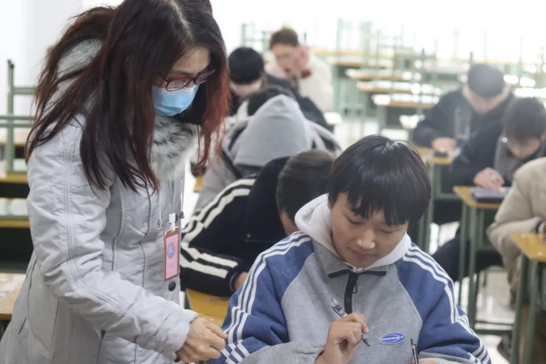 秣马厉兵，为自己而战-郑信科中专部期末考试进行中_http://www.jidianku.com_校园动态_第3张