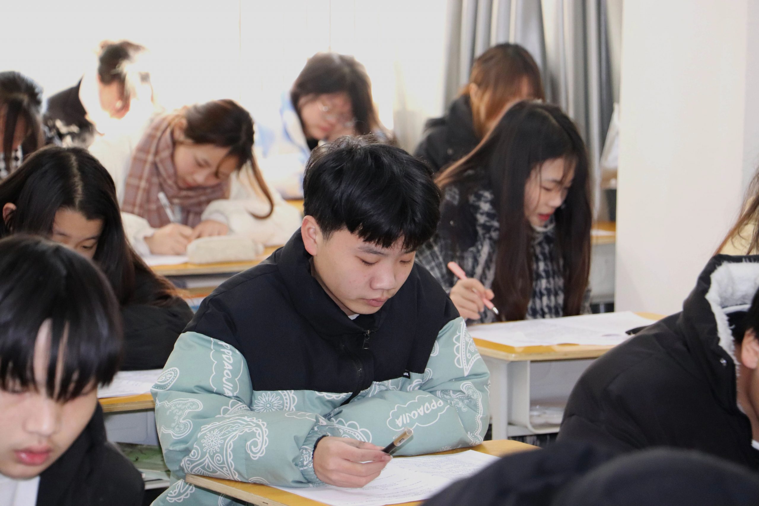 秣马厉兵，为自己而战-郑信科中专部期末考试进行中_http://www.jidianku.com_校园动态_第12张